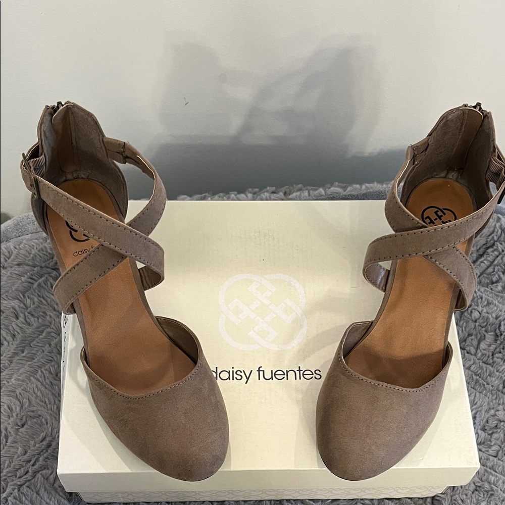 Daisy Fuentes Taupe Crisscross Ankle Strap Heels